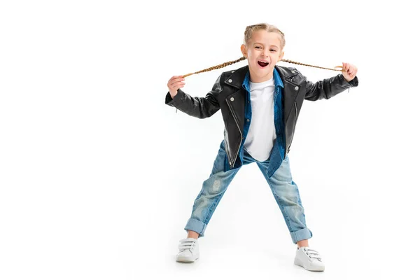 Niño Excitado Chaqueta Cuero Negro Sosteniendo Sus Coletas Aisladas Blanco — Foto de Stock