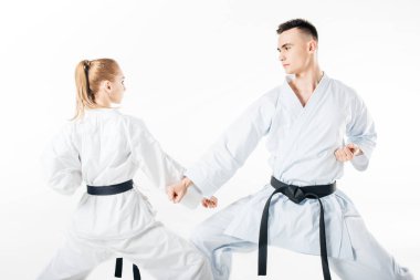 beyaz izole blok eğitim karate savaşçıları