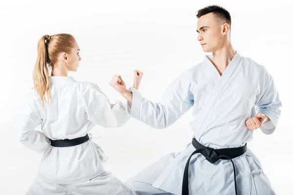 Combatientes Karate Mostrando Bloque Con Las Manos Aisladas Blanco — Foto de Stock