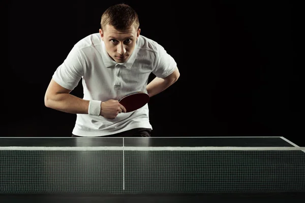 Junge Tennisspielerin Spielt Tischtennis Isoliert Auf Schwarz — kostenloses Stockfoto
