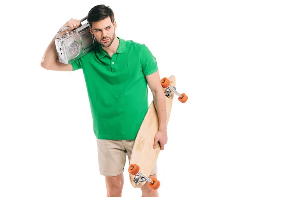 Schöner Junger Mann Mit Skateboard Und Tonbandgerät Isoliert Auf Weiß — Stockfoto