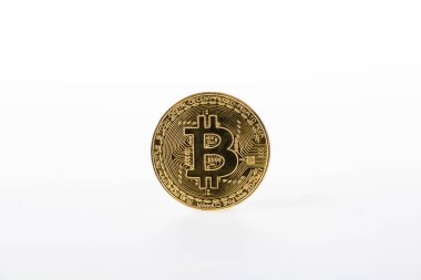 Tek parlak bitcoin beyaz izole yakından görmek