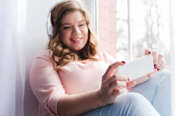 Selective Focus Young Woman Headphones Taking Selfie Smartphone Home — Stock Photo, Image