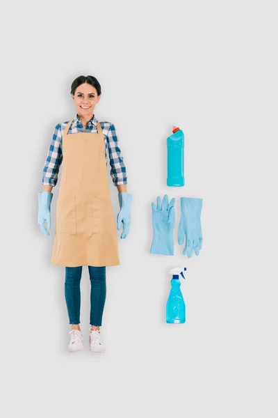 Bovenaanzicht Voor Vrouwelijke Cleaner Beschermende Handschoenen Met Sproeiflacon Reinigingsvloeistof Geïsoleerd — Stockfoto