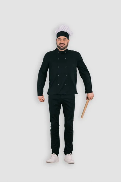 Vista Superior Chef Masculino Com Rolo Pino Isolado Fundo Branco — Fotografia de Stock