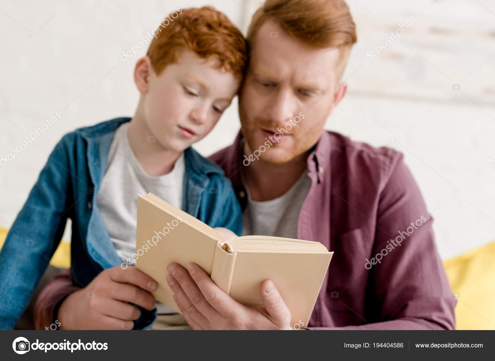 сюжетная картина спокойствие. мама читает сказку ребенку. мама тоже хочет. ты не царь ты бог анекдот. с другом сына читать.