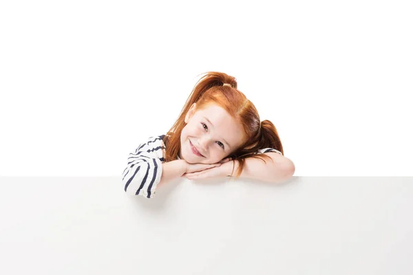 Niña con pancarta en blanco - foto de stock