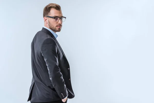 Selbstbewusster Geschäftsmann mit Brille — Stockfoto