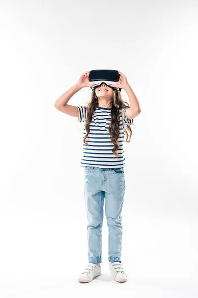 Bambino guardando qualcosa in VR auricolare — Foto stock