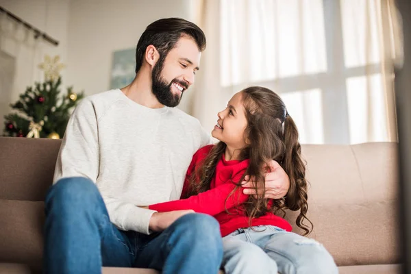 Happy father and daughter hugging and looking at each other — Stock Photo