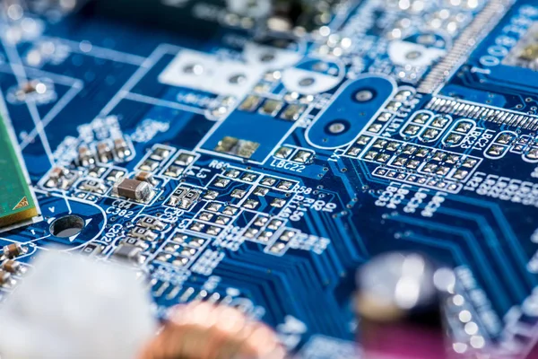 Vista de perto dos elementos da placa-mãe do computador — Fotografia de Stock