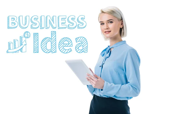 Bella donna d'affari elegante utilizzando tablet digitale, isolato su bianco, concetto di idea di business — Foto stock