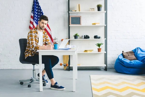 Sul posto di lavoro — Foto stock