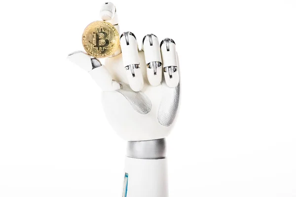 Nahaufnahme des Roboterarms, der Bitcoin isoliert auf Weiß hält — Stockfoto