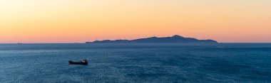 Yunanistan 'da günbatımı ve Ege Denizi' nin panoramik görüntüsü 