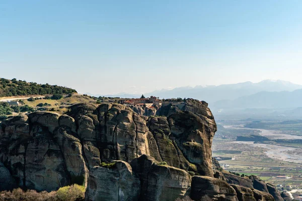 Rock formations in mountains against blue sky in greece — Stock Photo