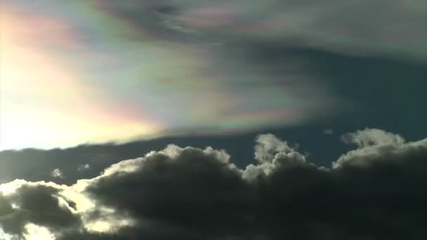 光と雲のタイムラプスを変更します。 — ストック動画