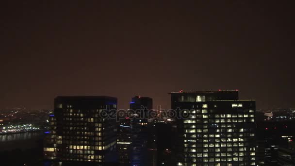 Pan centro ciudad tormenta eléctrica — Vídeo de stock