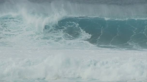 Повільно хлюпалися хвилі — стокове відео