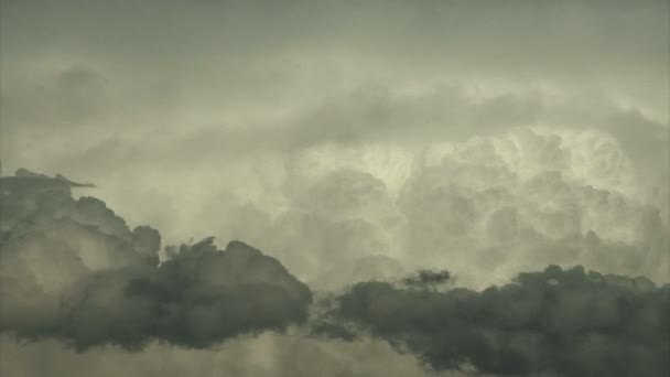 Nubes de tormenta escénicas — Vídeo de stock