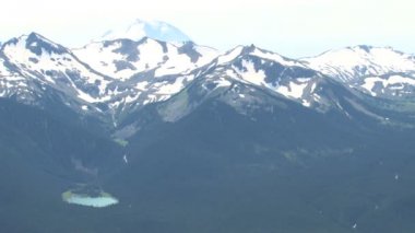 Kanada dağlarında kar maskeli