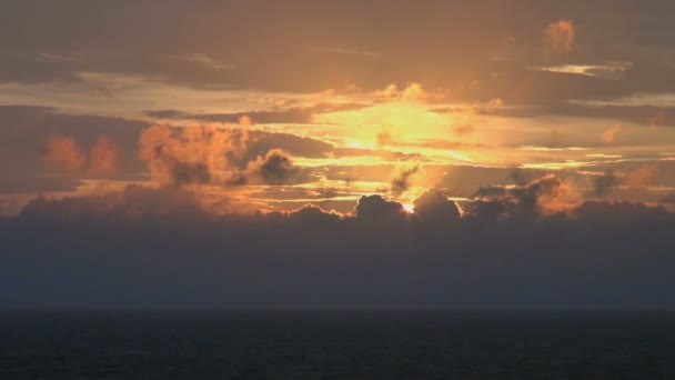Solnedgången i havet — Stockvideo