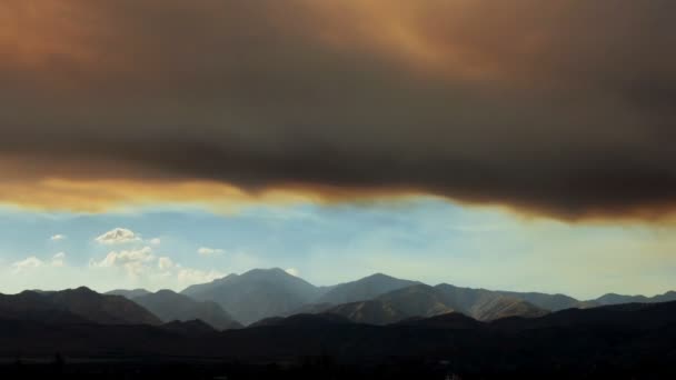 Lapso temporal de la cordillera del atardecer — Vídeos de Stock