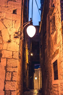 Akdeniz dar sokakları ve tarihi geleneksel mimarisi Hırvatistan doğal görünümü