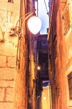 Akdeniz dar sokakları ve tarihi geleneksel mimarisi Hırvatistan doğal görünümü