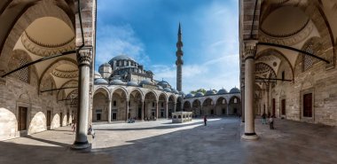 Süleymaniye Camii dış görünümünü. Camii Süleymaniye muhteşem talimat altında inşa edilmiştir.