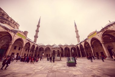  Sultan Ahmed Camii veya Sultanahmet Camii, Istanbul, Türkiye.