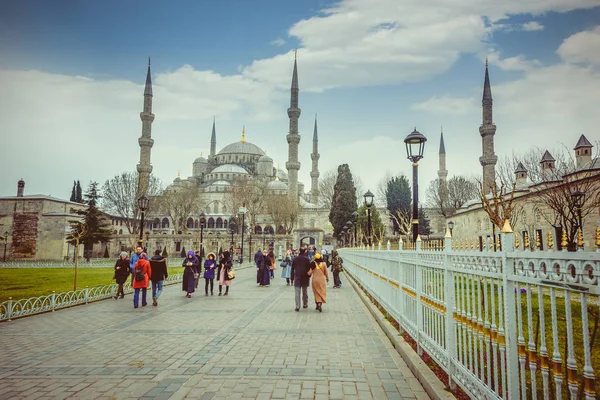 Blue Mosque also called Sultan Ahmed Mosque or Sultan Ahmet Mosque in Istanbul, Turkey. — Stock Photo, Image