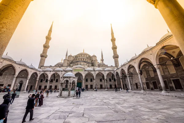 Mesquita do Sultão Ahmed ou Mesquita Azul em Istambul, Turquia . — Fotografia de Stock