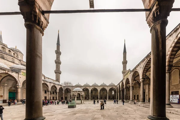 Mesquita do Sultão Ahmed ou Mesquita Azul em Istambul, Turquia . — Fotografia de Stock