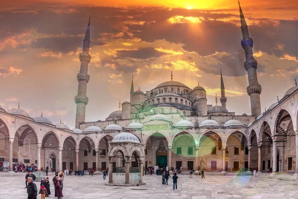 Mesquita do Sultão Ahmed ou Mesquita Azul em Istambul, Turquia . — Fotografia de Stock