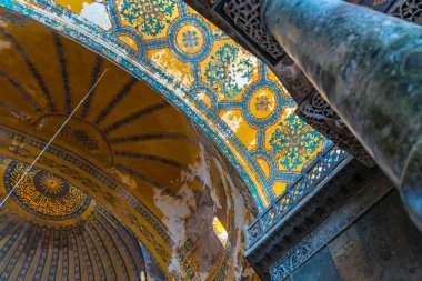 Ayasofya'nın, Yunan Ortodoks Hıristiyan Patriklik Bazilikası veya bir kilise 537 Ad, daha sonra İmparatorluk Camii ve şimdi Müzesi Istanbul, Türkiye'de inşa edildi