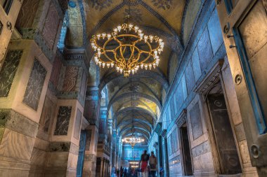 Ayasofya'nın, Yunan Ortodoks Hıristiyan Patriklik Bazilikası veya bir kilise 537 Ad, daha sonra İmparatorluk Camii ve şimdi Müzesi Istanbul, Türkiye'de inşa edildi