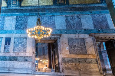 Ayasofya'nın, Yunan Ortodoks Hıristiyan Patriklik Bazilikası veya bir kilise 537 Ad, daha sonra İmparatorluk Camii ve şimdi Müzesi Istanbul, Türkiye'de inşa edildi