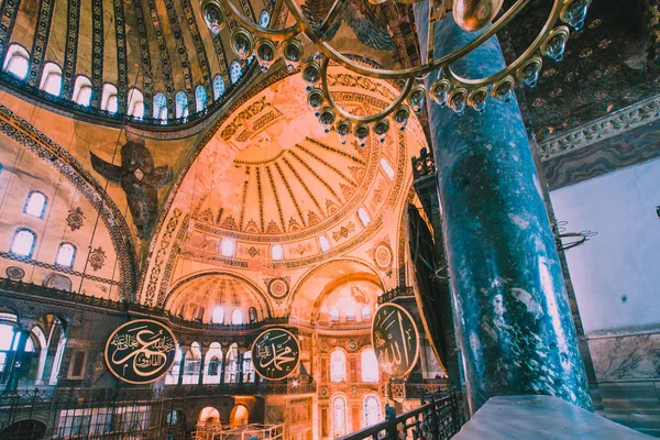 Собор Святой Софии, греко-православная патриархальная базилика или церковь в Стамбуле, Турция — стоковое фото