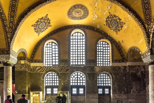 Santa Sofía, una basílica o iglesia patriarcal cristiana ortodoxa griega en Estambul, Turquía —  Fotos de Stock