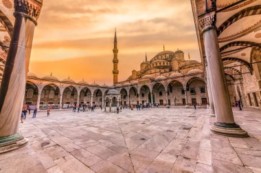  Sultan Ahmed Camii ya da Sultan Ahmet Camii Istanbul'da Sultanahmet Camii yürüyüş kişi aradı