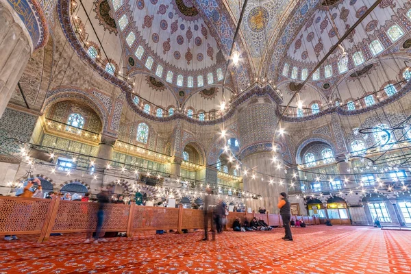 Kék mecset belseje is nevezik, Ahmed szultán mecsetje vagy a Sultan Ahmet mecsettől, Isztambul, Törökország — Stock Fotó