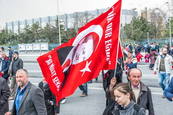 Comodo kamenné schody v Istanbulu, Turecko — Stock fotografie