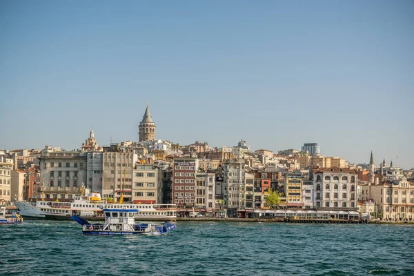 De stenen trappen van de Comodo in Istanboel, Turkije — Stockfoto