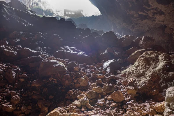 Jaskinia przepaść nieba w dzielnicy Silifke, Mersin, Turcja — Zdjęcie stockowe