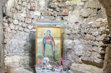 Aya Tekla yeraltı mağara Kilisesi olarak da bilinen Saint Aya Ayatekla, Aya Thekla, yıkık tarihi kilisesidir