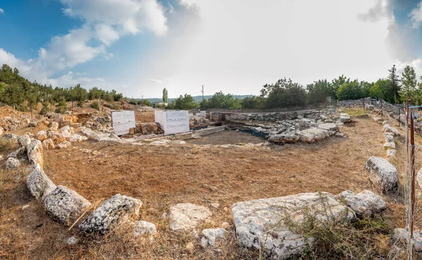 Vista del Anfiteatro en Olba Antigua ciudad ubicada en Uzuncaburc, Silifke, Mersin, Turquía . — Foto de Stock