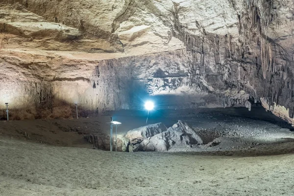 Interieur van de grot van de kloof van de hemel Silifke district. Mersin Turkije — Stockfoto