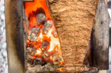 Saptırılmış kuzu koyun eti, ızgara geleneksel et servis shawarma veya Kebap sandviç