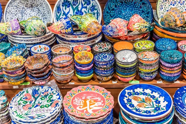 Collection Traditional Turkish Ceramics Sale Grand Bazaar Istanbul Turkey Colorful — Stock Photo, Image